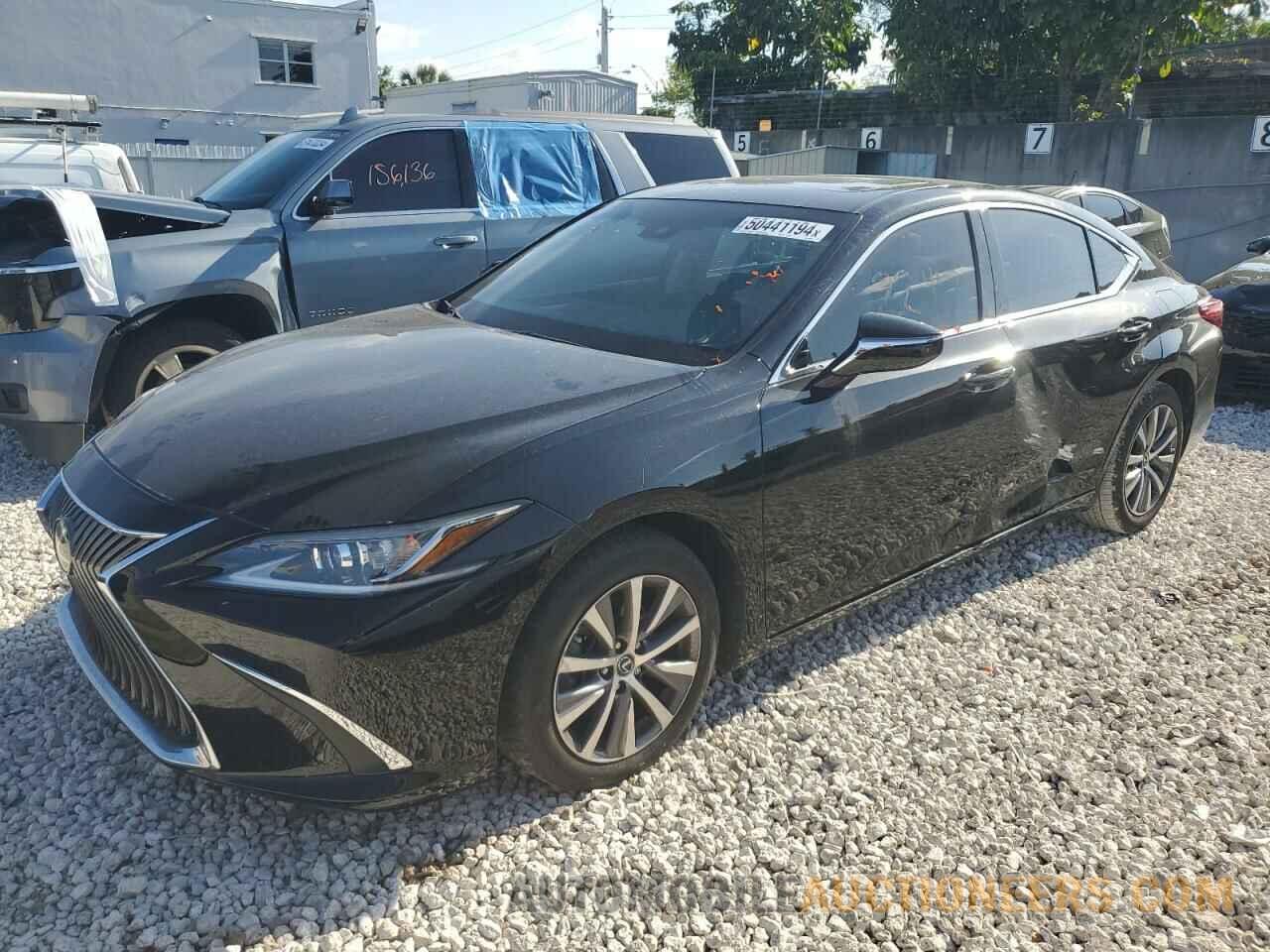 58ABZ1B1XKU036692 LEXUS ES350 2019