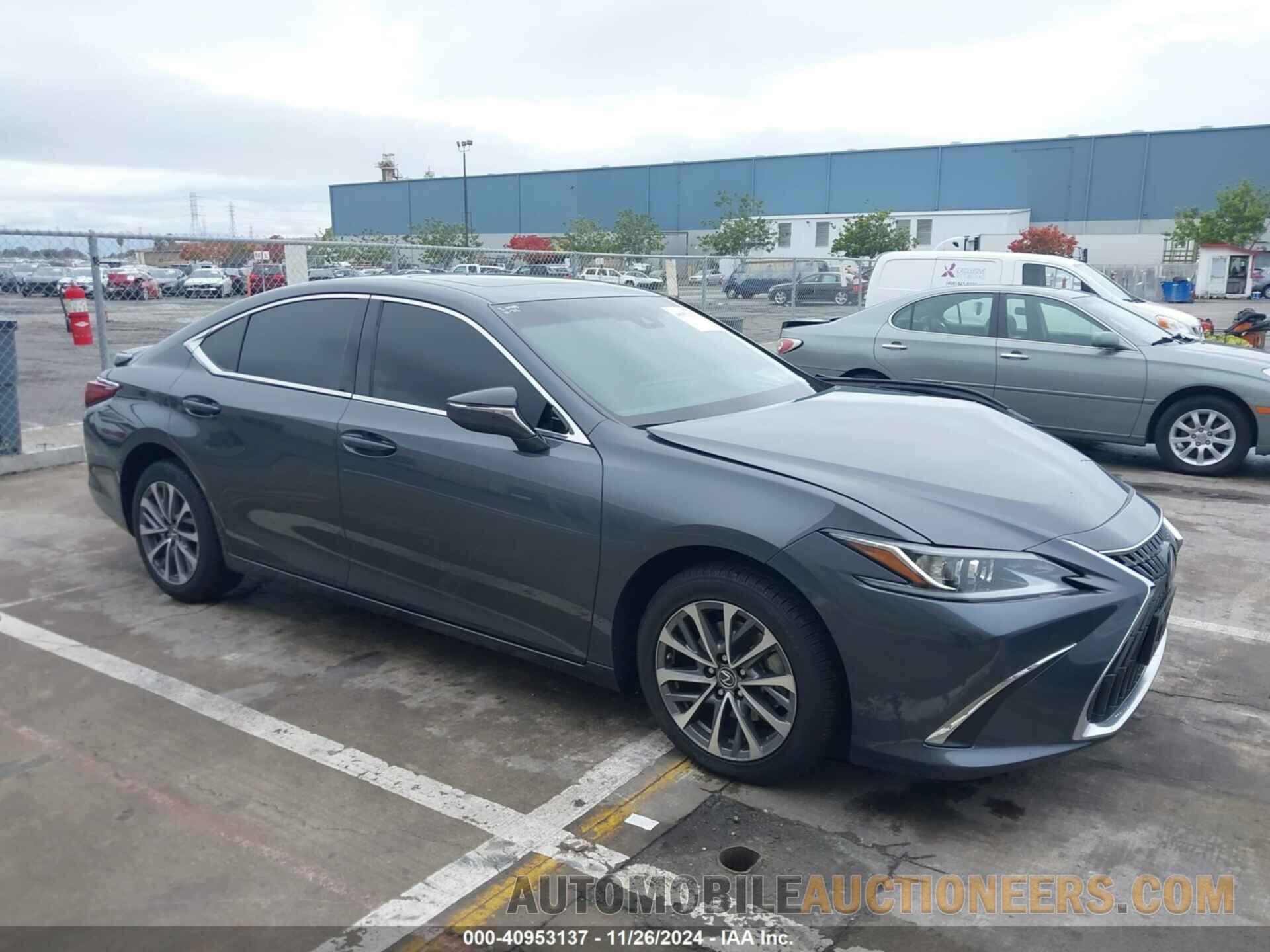 58ACA1C11NU015597 LEXUS ES 300H 2022