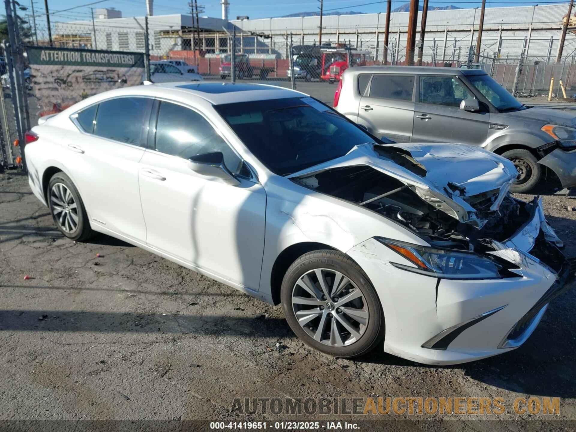 58ACA1C13MU005572 LEXUS ES 300H 2021