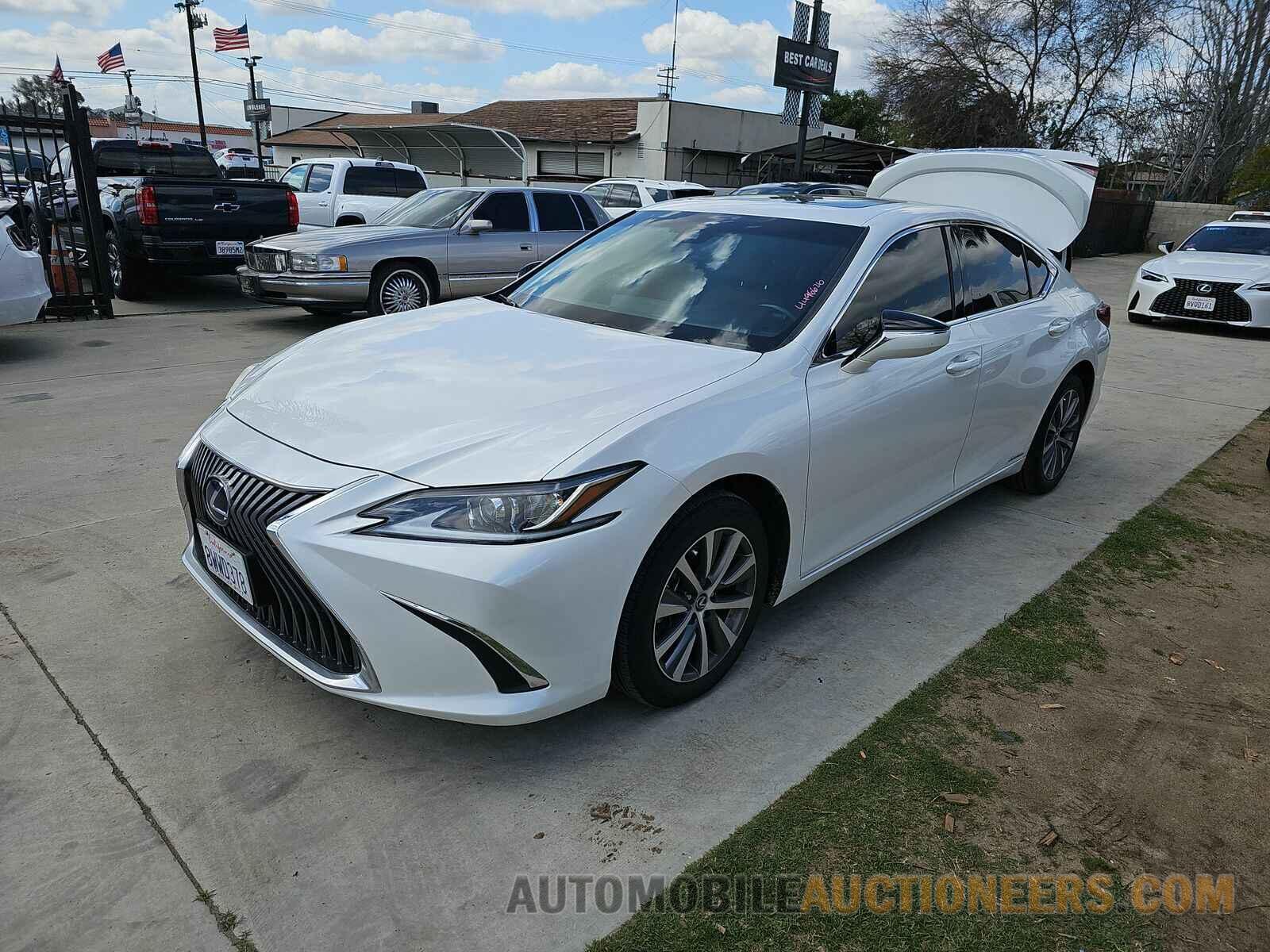 58ACA1C1XMU008811 Lexus ES 2021