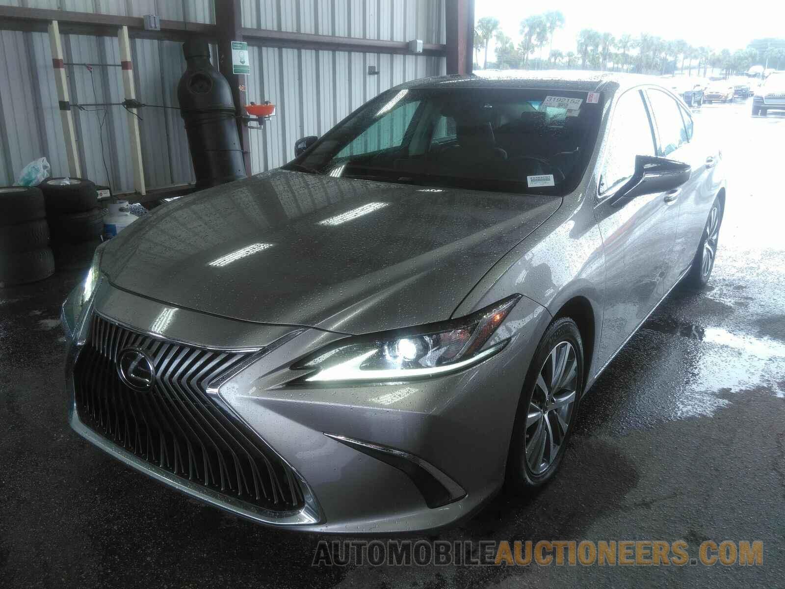 58ACZ1B13LU061021 Lexus ES ES 2020