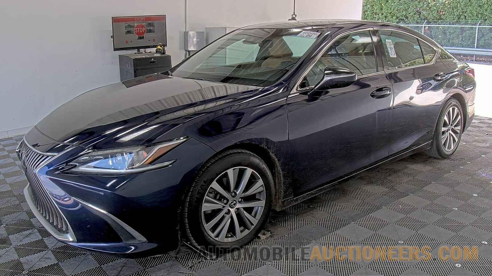 58ACZ1B16LU080078 Lexus ES ES 2020