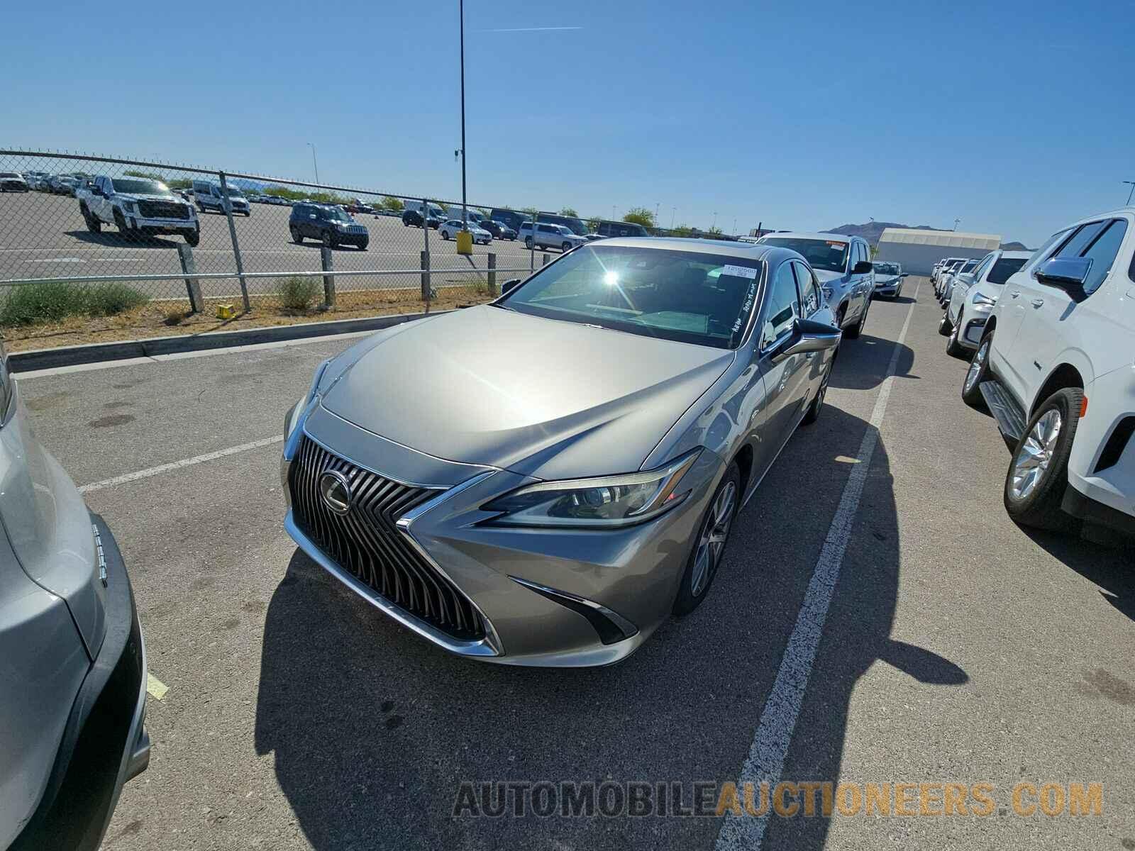 58ACZ1B19LU072573 Lexus ES 2020