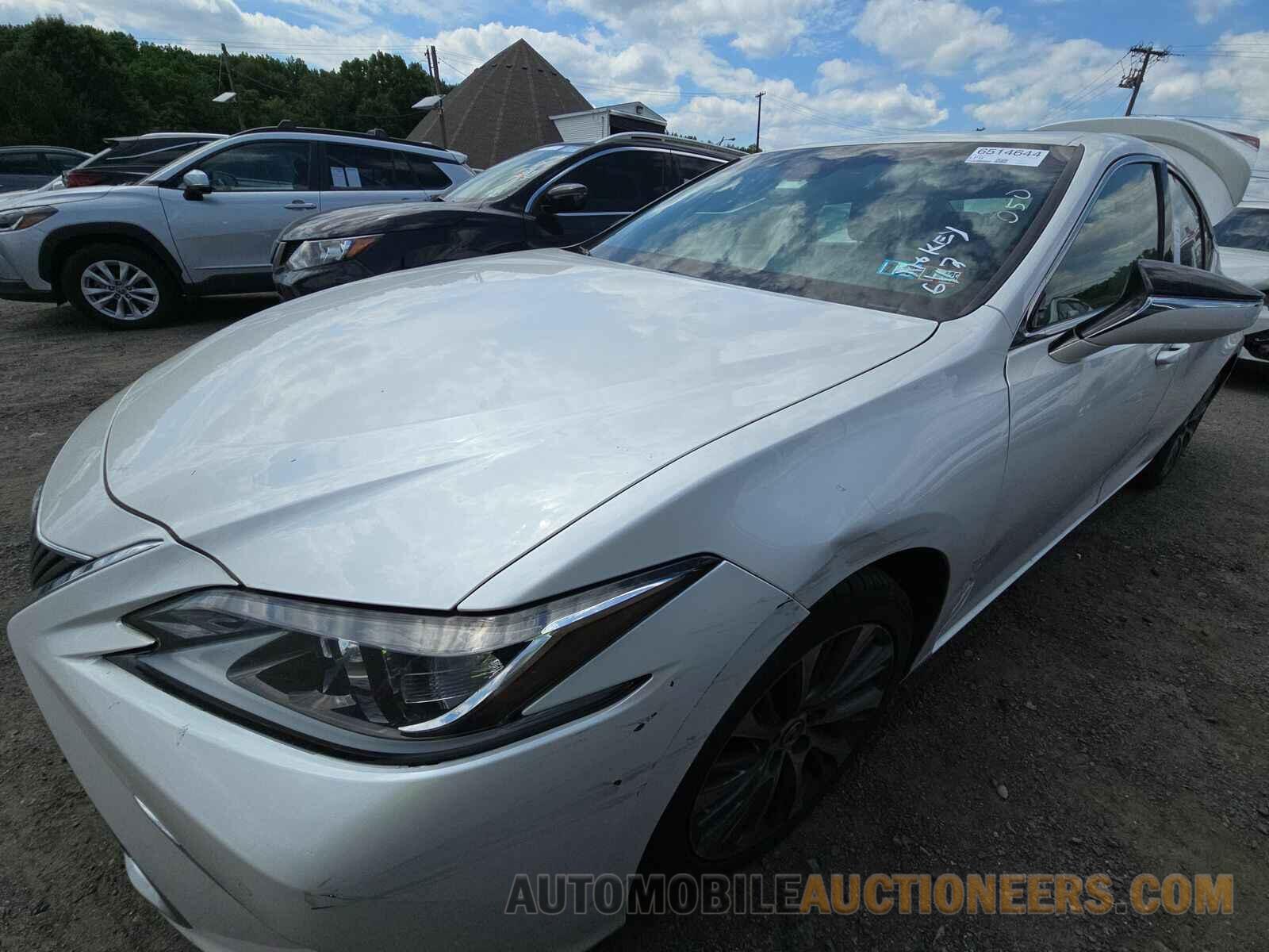 58AD11D13MU003050 Lexus ES 2021