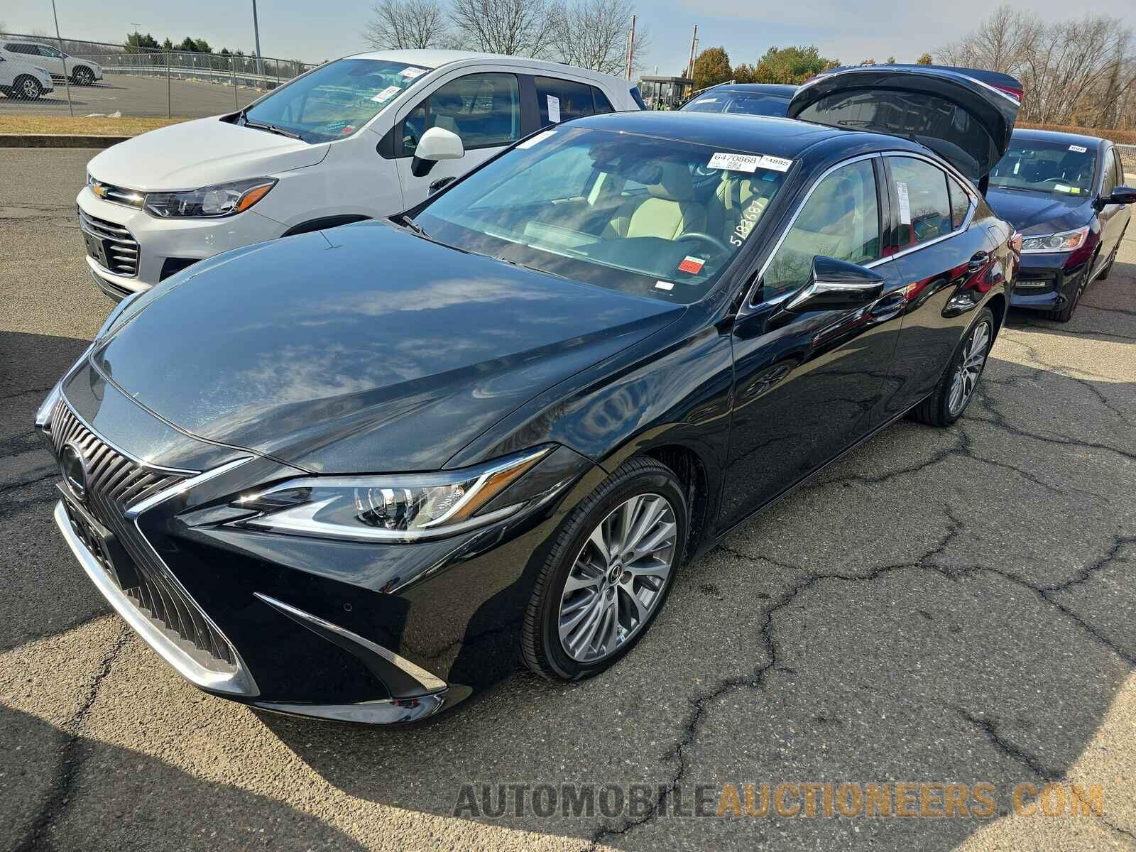 58AD11D14MU004921 Lexus ES 2021