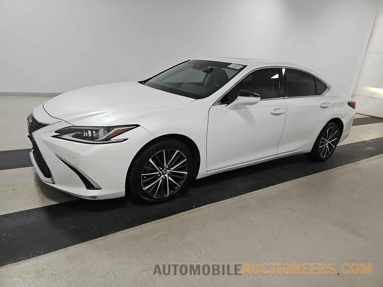 58AD11D16NU010379 Lexus ES 2022