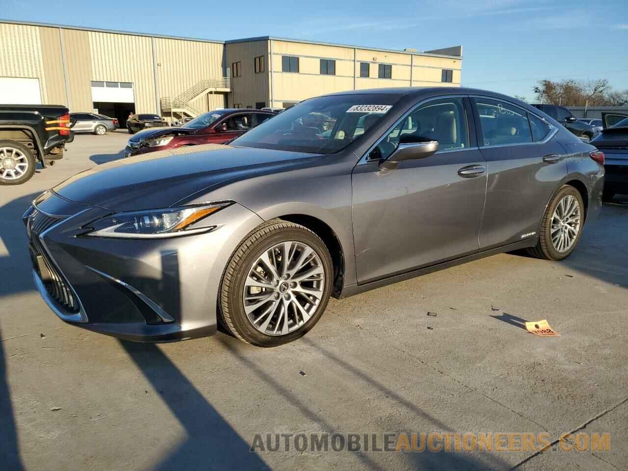 58AD21B10LU008074 LEXUS ES300 2020