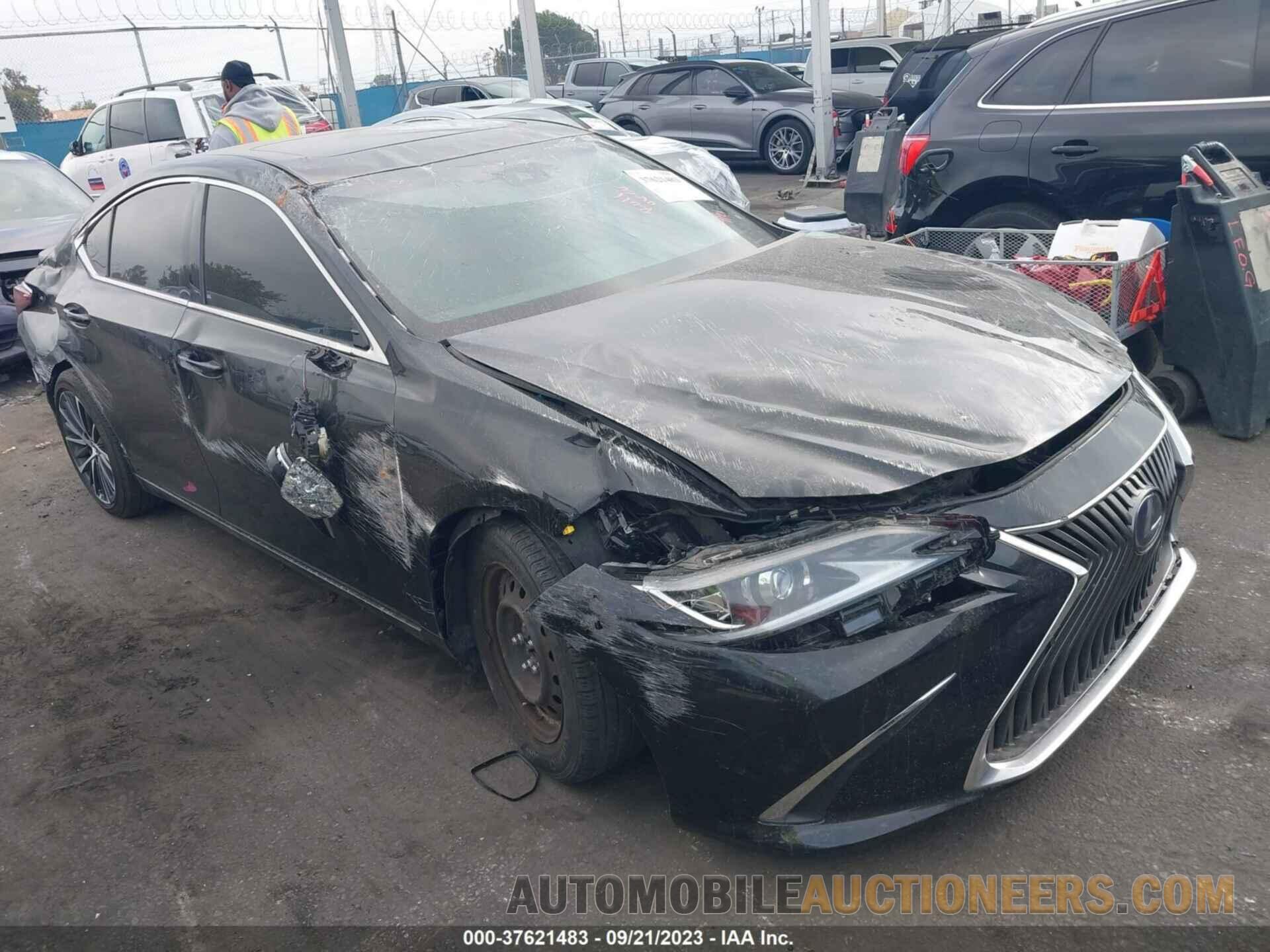 58AD21B10LU010519 LEXUS ES 2020