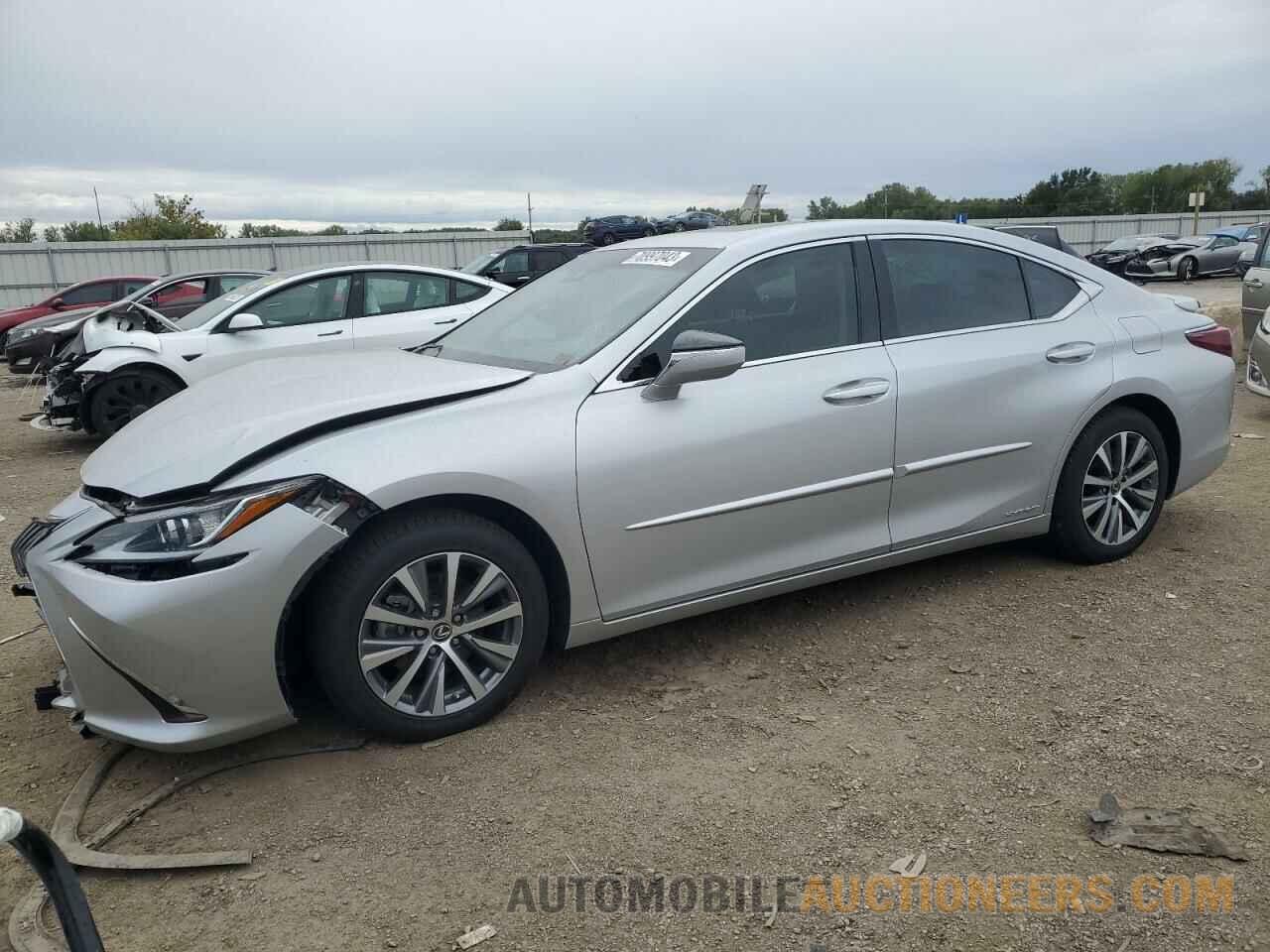 58AD21B11LU010710 LEXUS ES300 2020