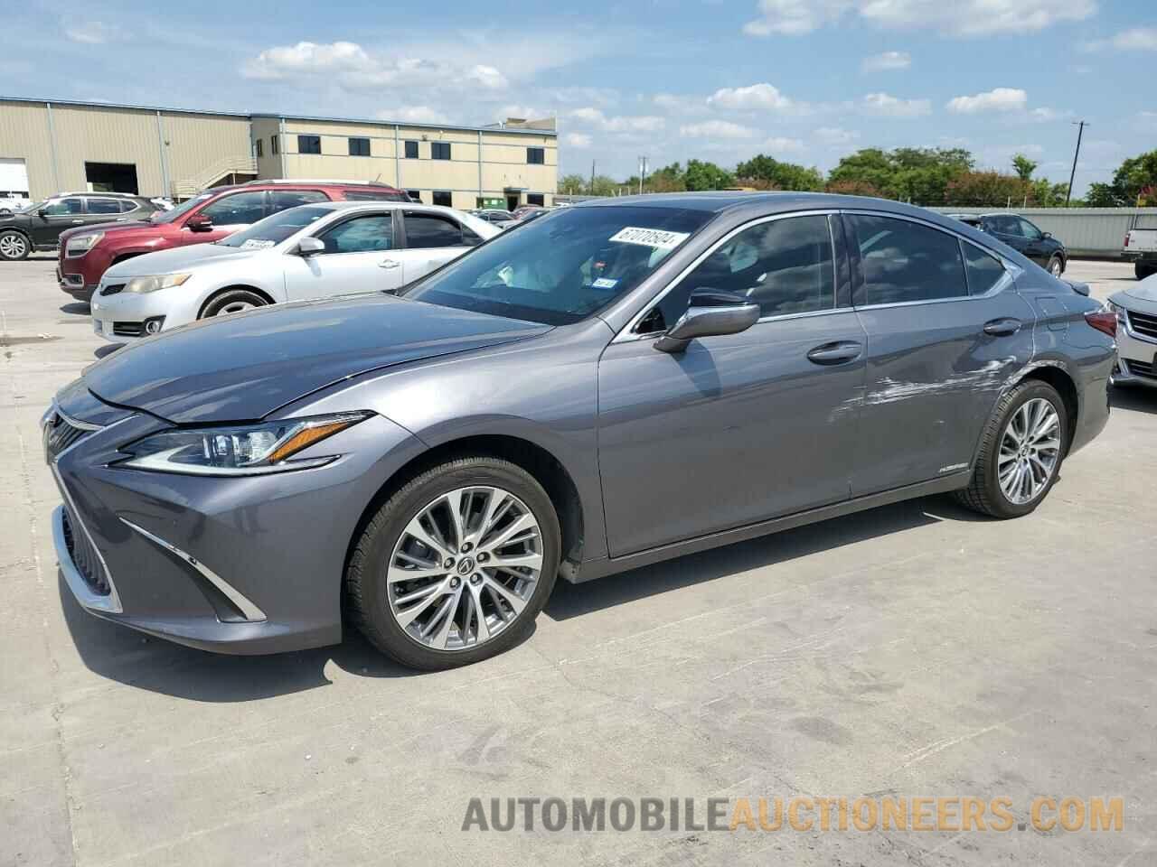 58AD21B13LU005590 LEXUS ES300 2020