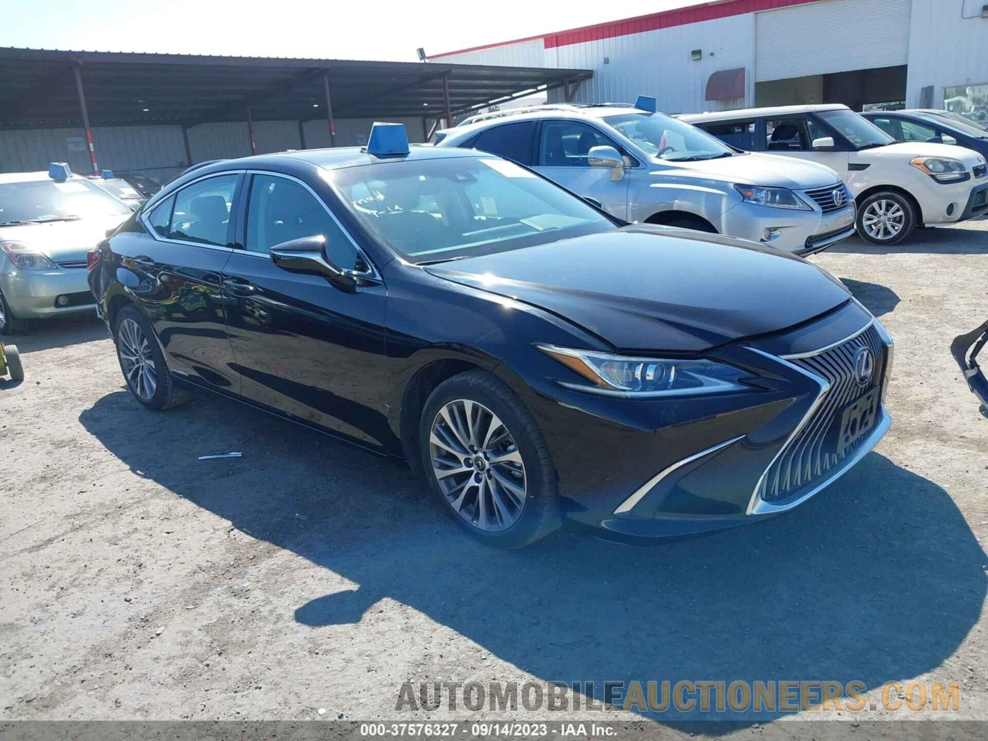 58AD21B13LU011826 LEXUS ES 2020