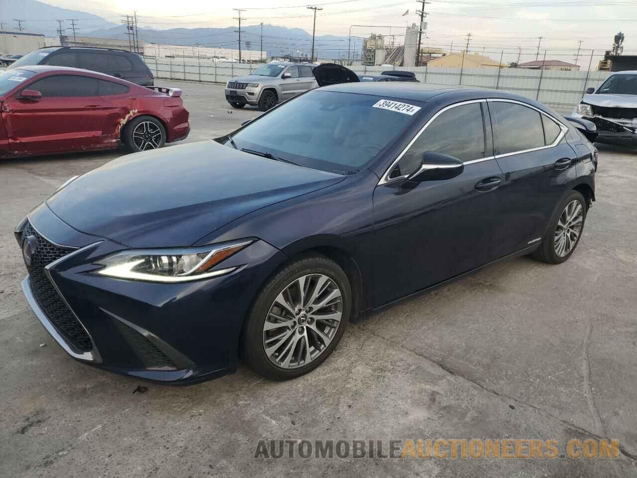 58AD21B14LU006795 LEXUS ES300 2020