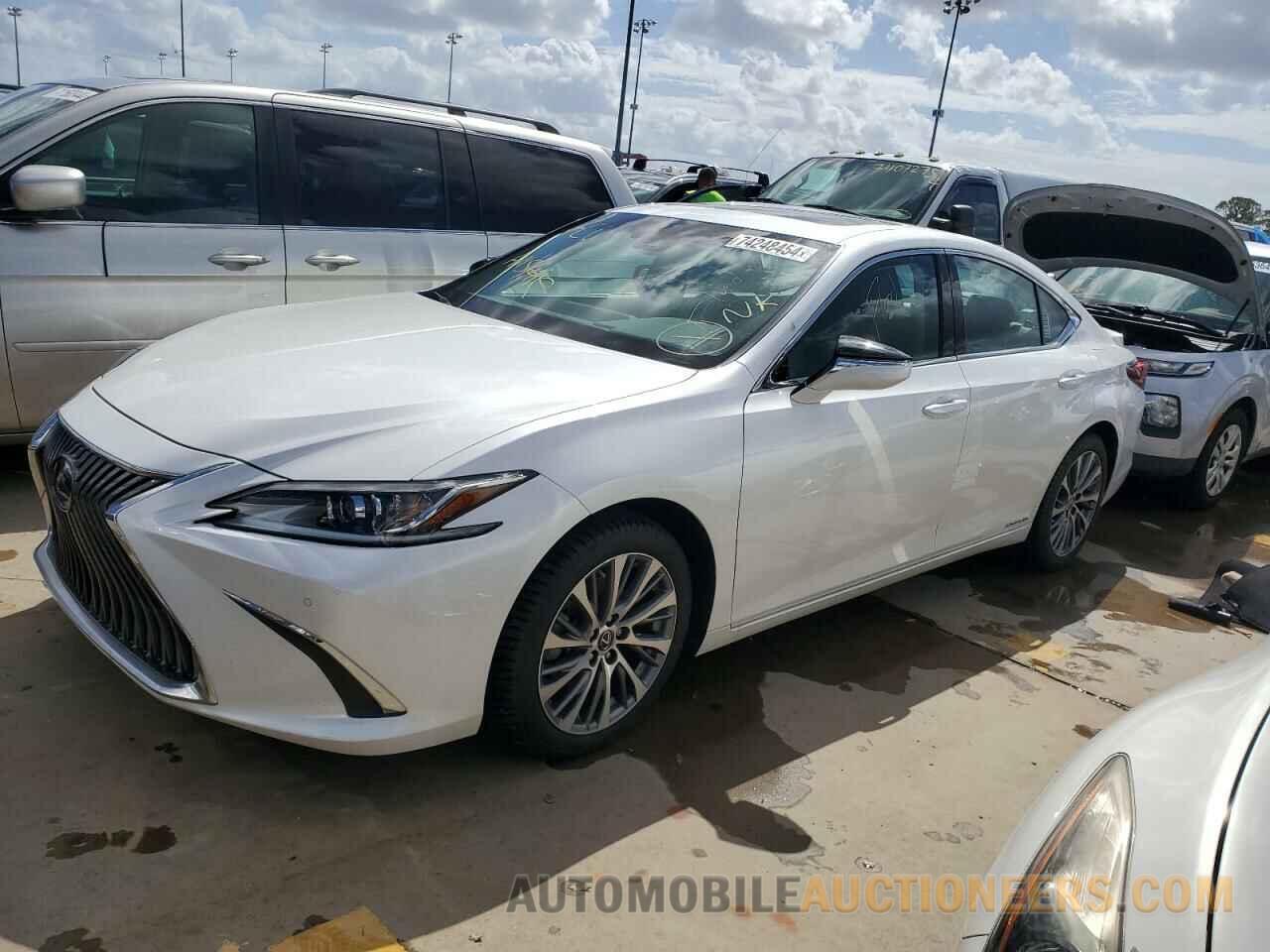 58AD21B14LU007610 LEXUS ES300 2020