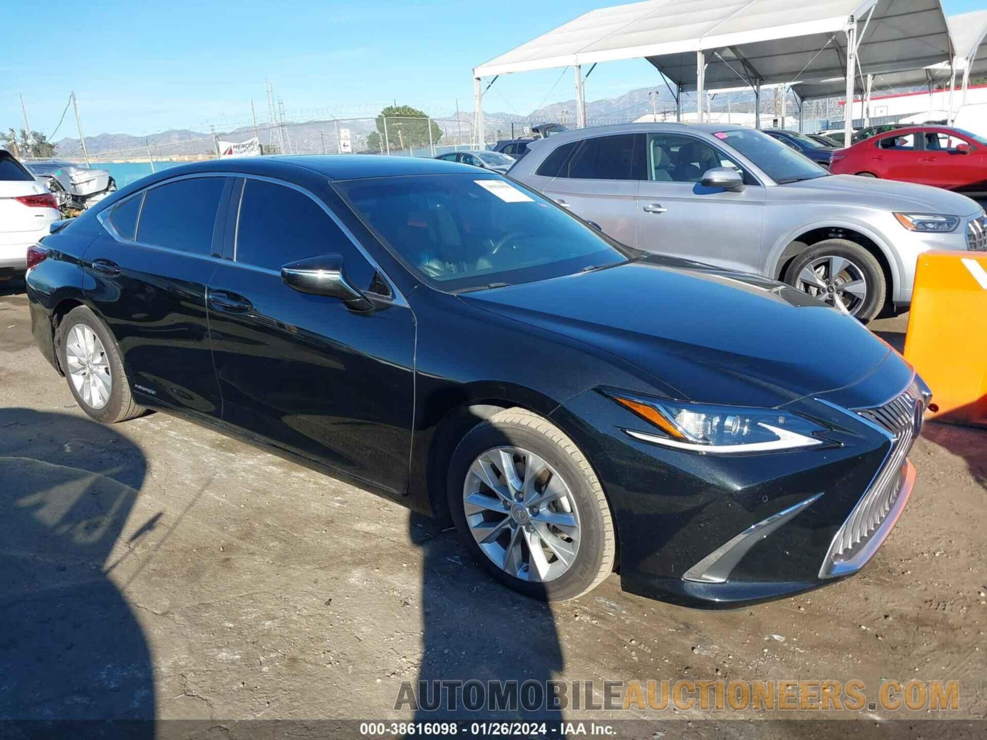 58AD21B15LU010578 LEXUS ES 300H 2020