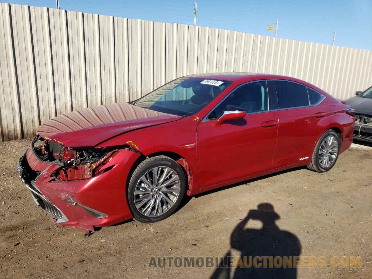 58AD21B17LU011117 LEXUS ES300 2020