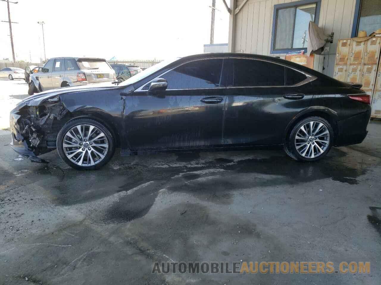 58AD21B19LU012012 LEXUS ES300 2020