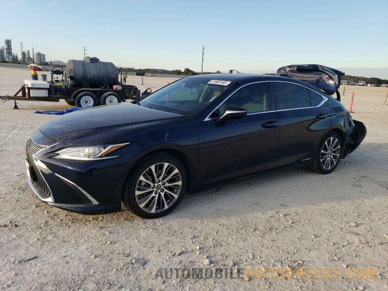 58AD21B1XLU008194 LEXUS ES300 2020