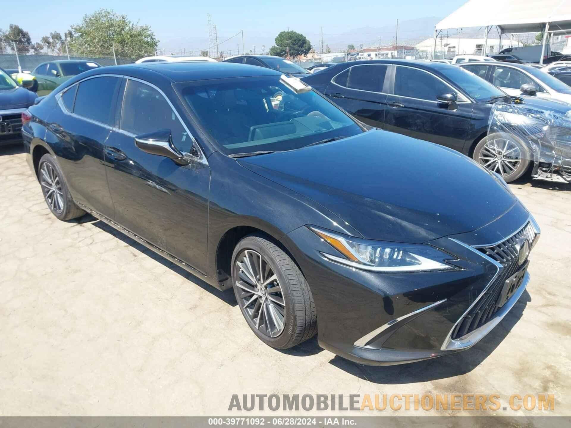 58ADA1C10RU037052 LEXUS ES 300H 2024