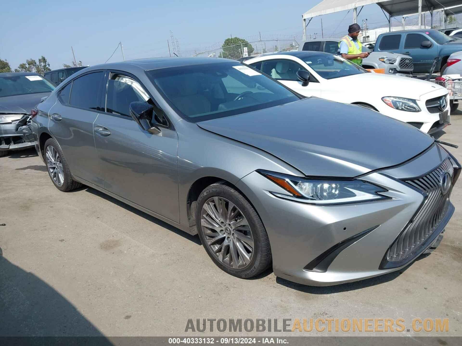 58ADA1C11MU001461 LEXUS ES 300H 2021