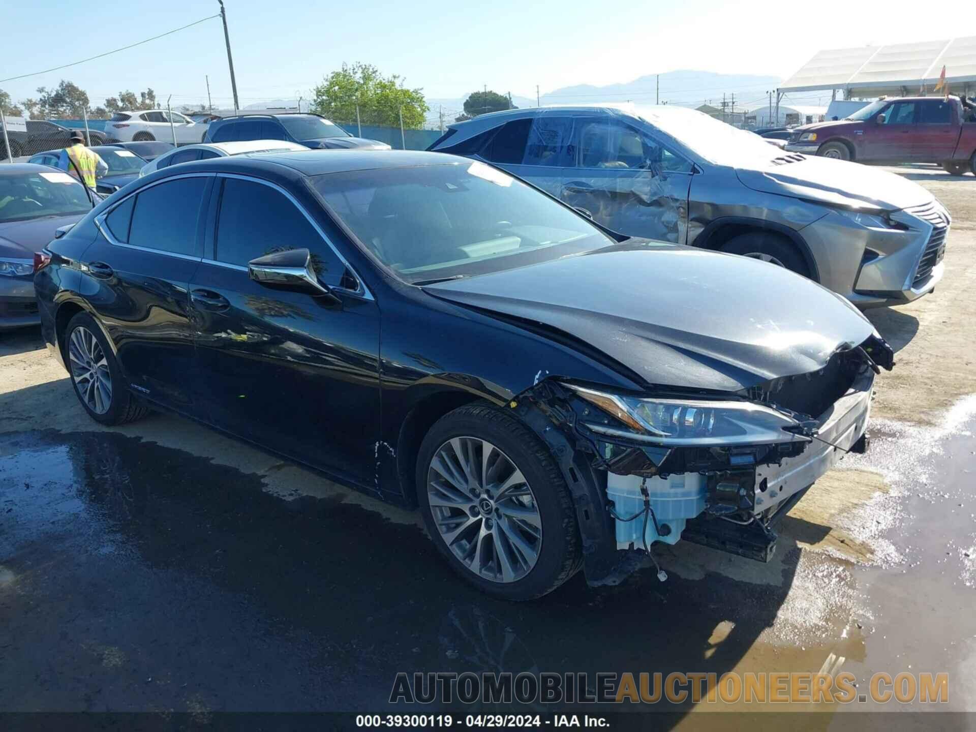 58ADA1C12MU010511 LEXUS ES 300H 2021