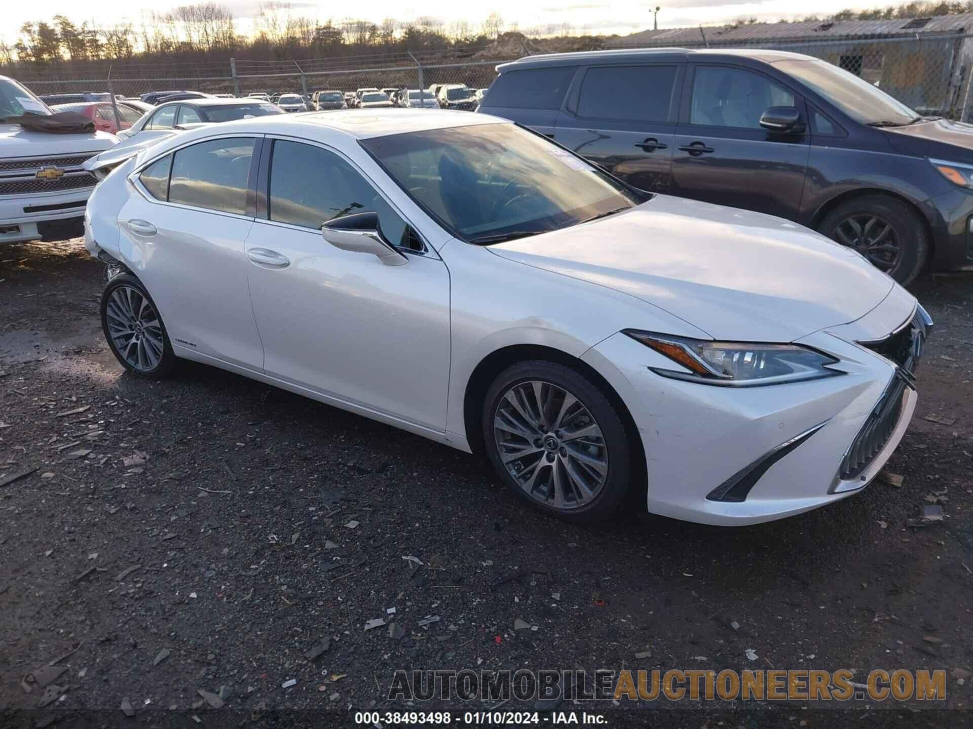 58ADA1C13MU004524 LEXUS ES 300H 2021