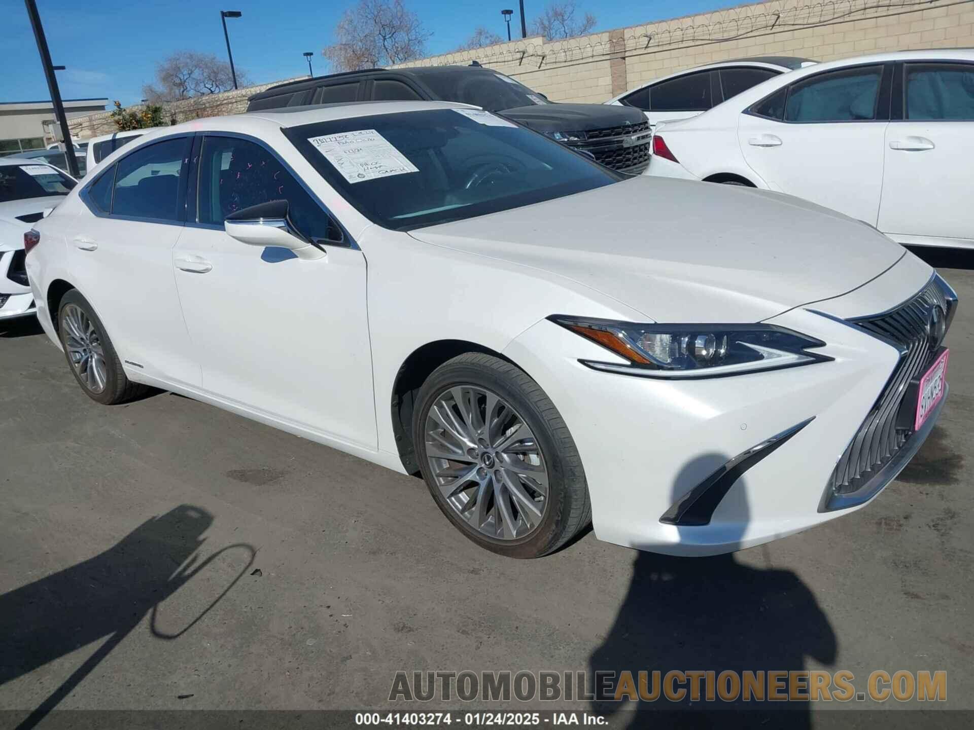 58ADA1C13MU005771 LEXUS ES 300H 2021