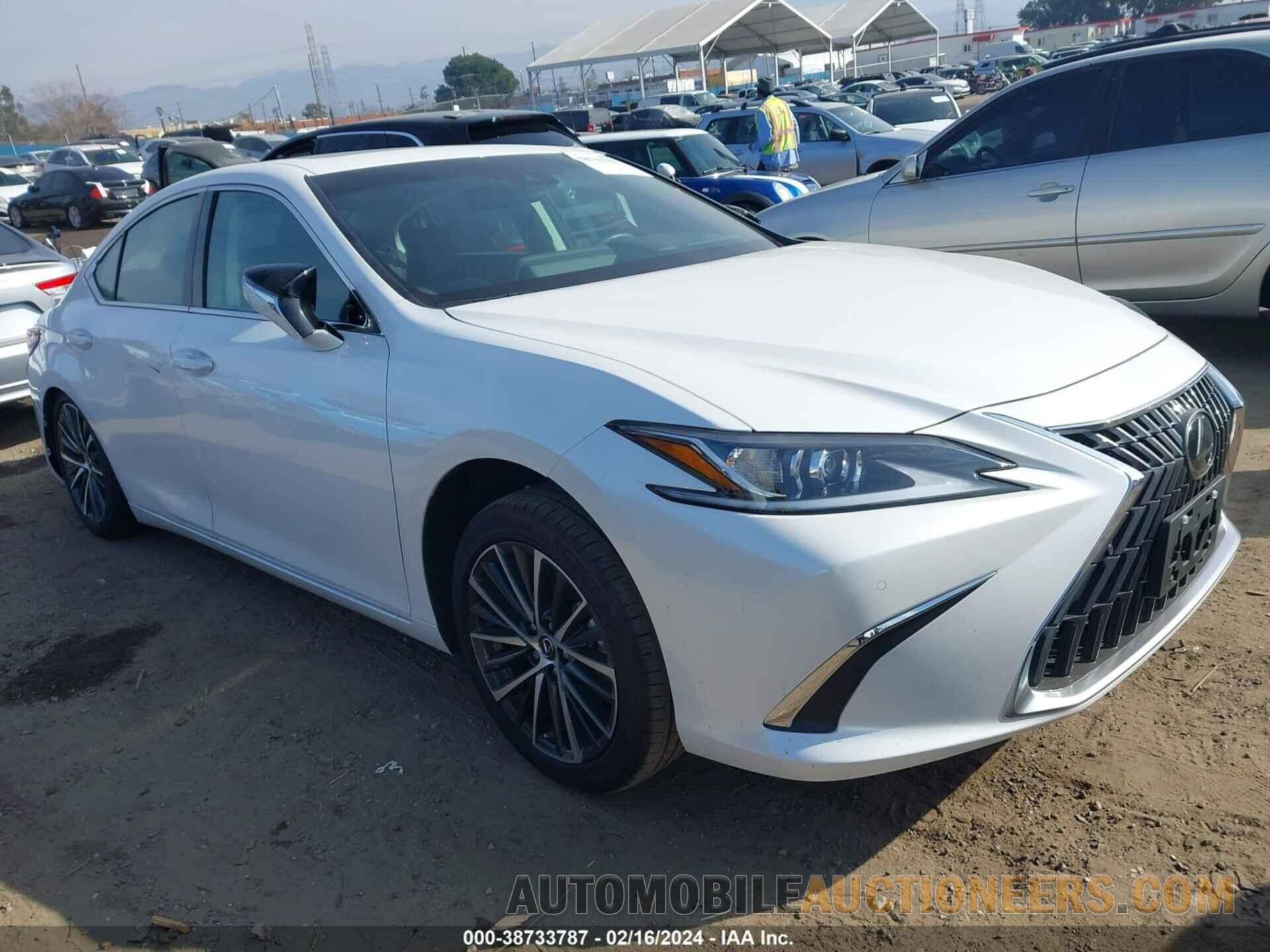 58ADA1C13PU036829 LEXUS ES 300H 2023