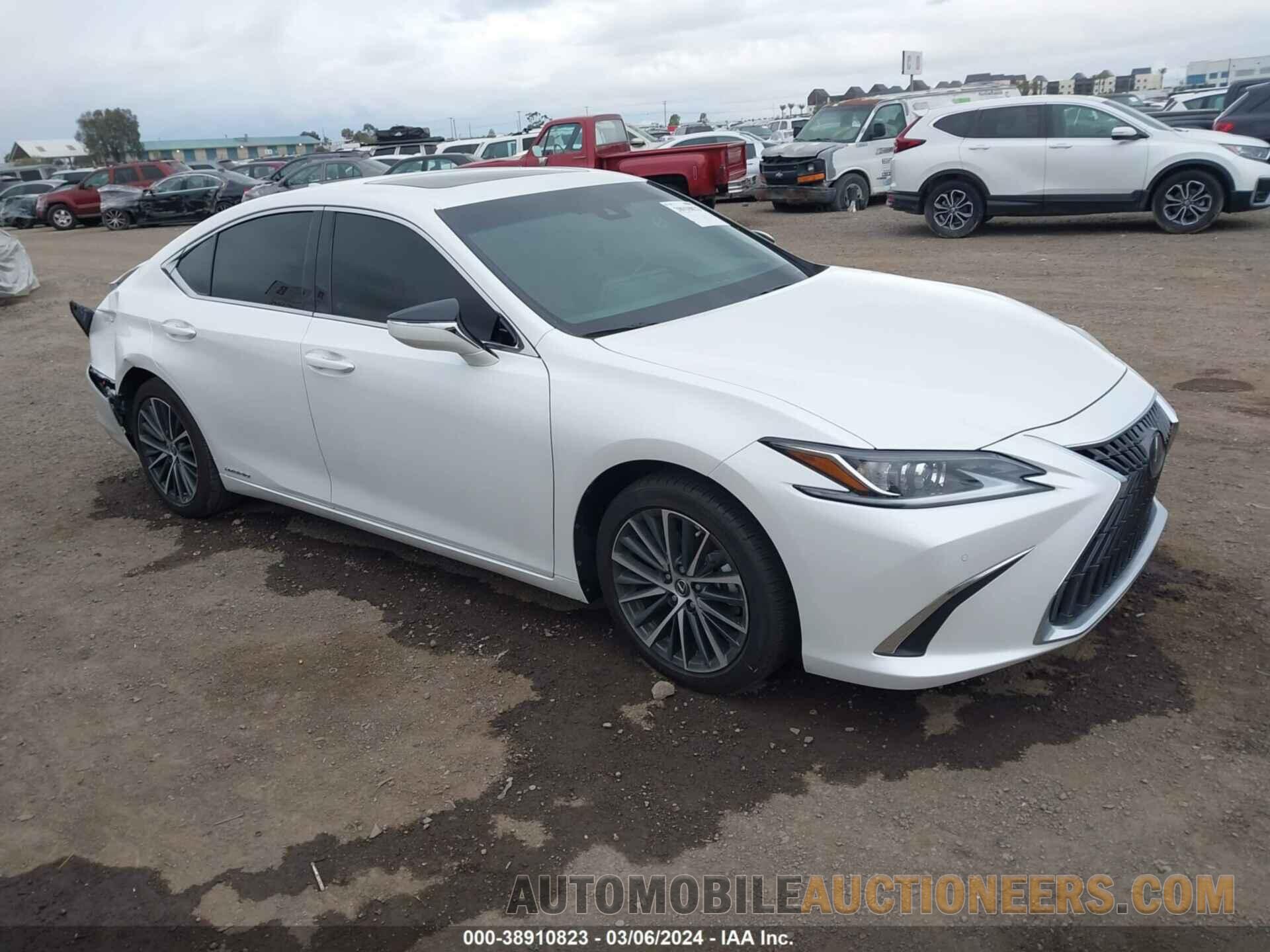 58ADA1C15NU025635 LEXUS ES 300H 2022