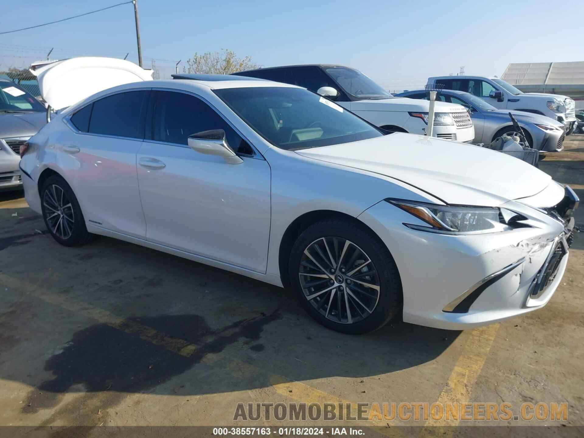 58ADA1C16NU018550 LEXUS ES 300H 2022