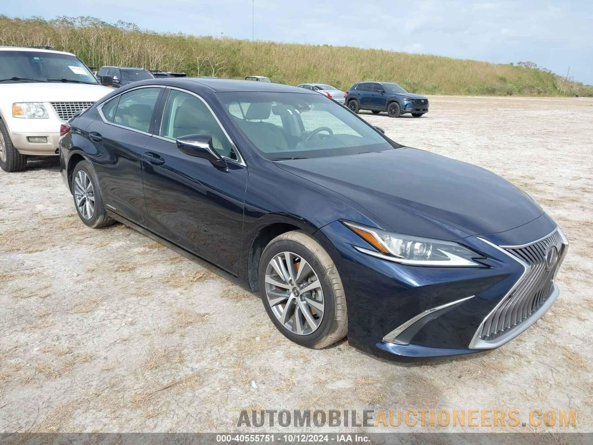 58ADA1C17MU002050 LEXUS ES 300H 2021