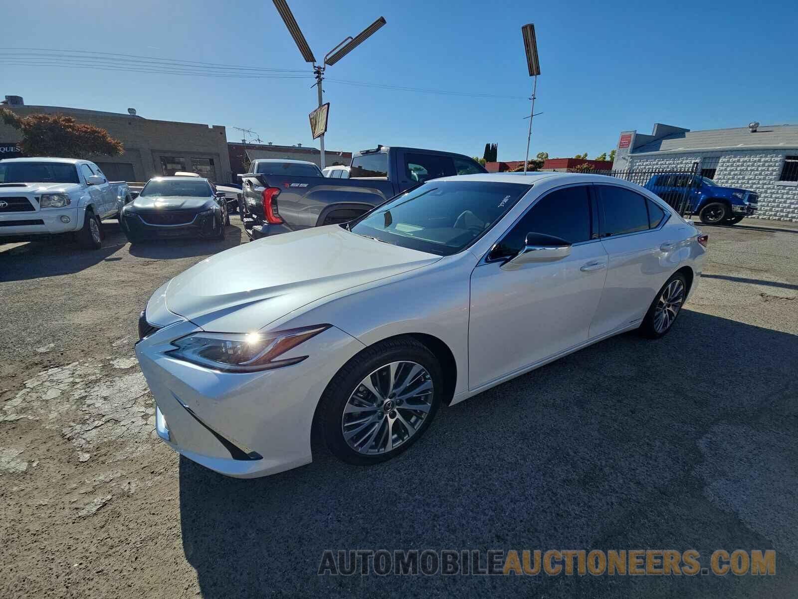 58ADA1C17MU002534 Lexus ES 2021