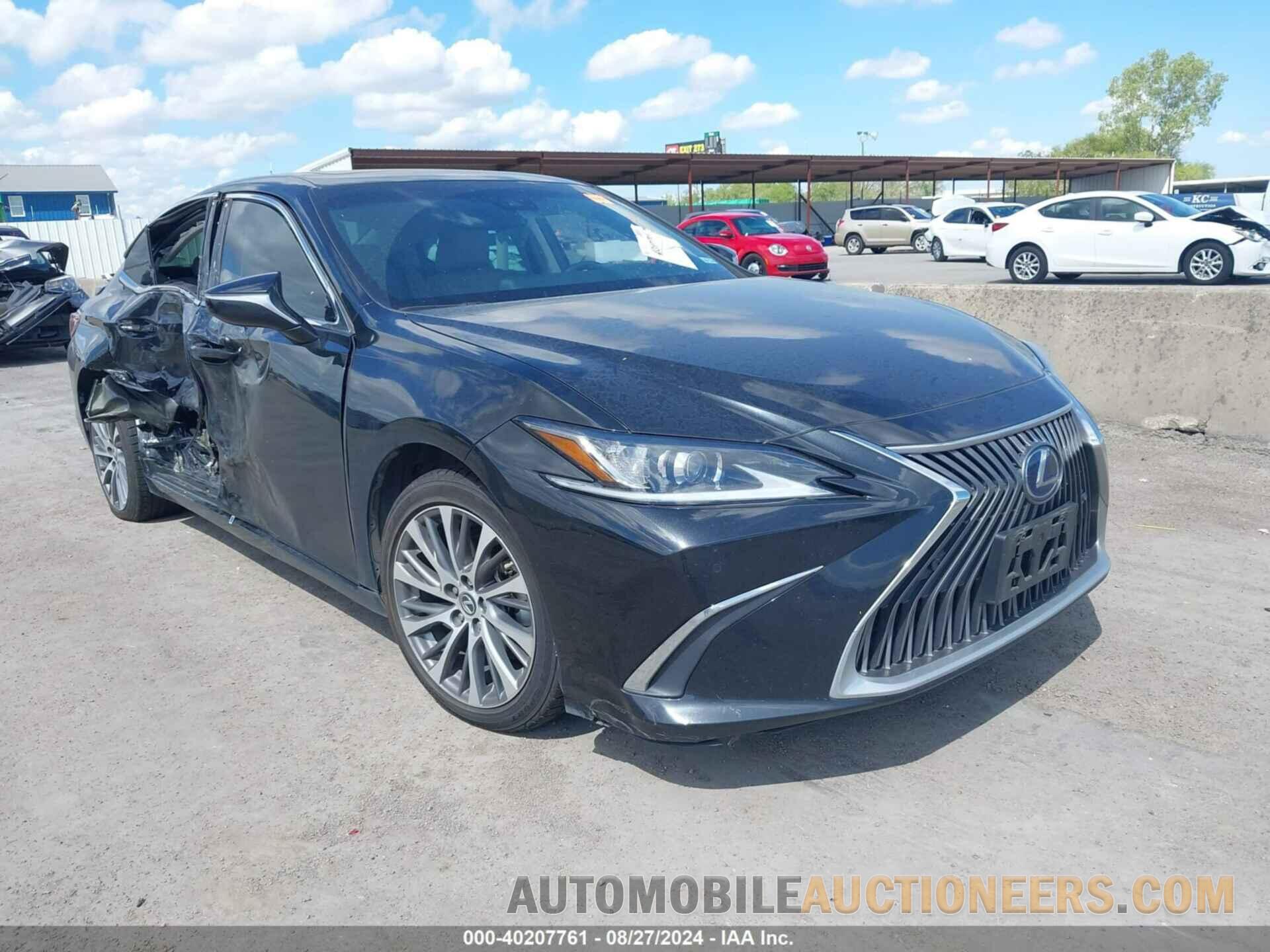 58ADA1C17MU002579 LEXUS ES 300H 2021