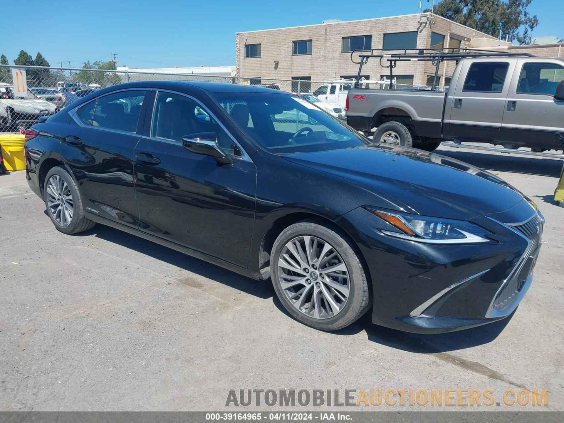 58ADA1C17MU010827 LEXUS ES 300H 2021