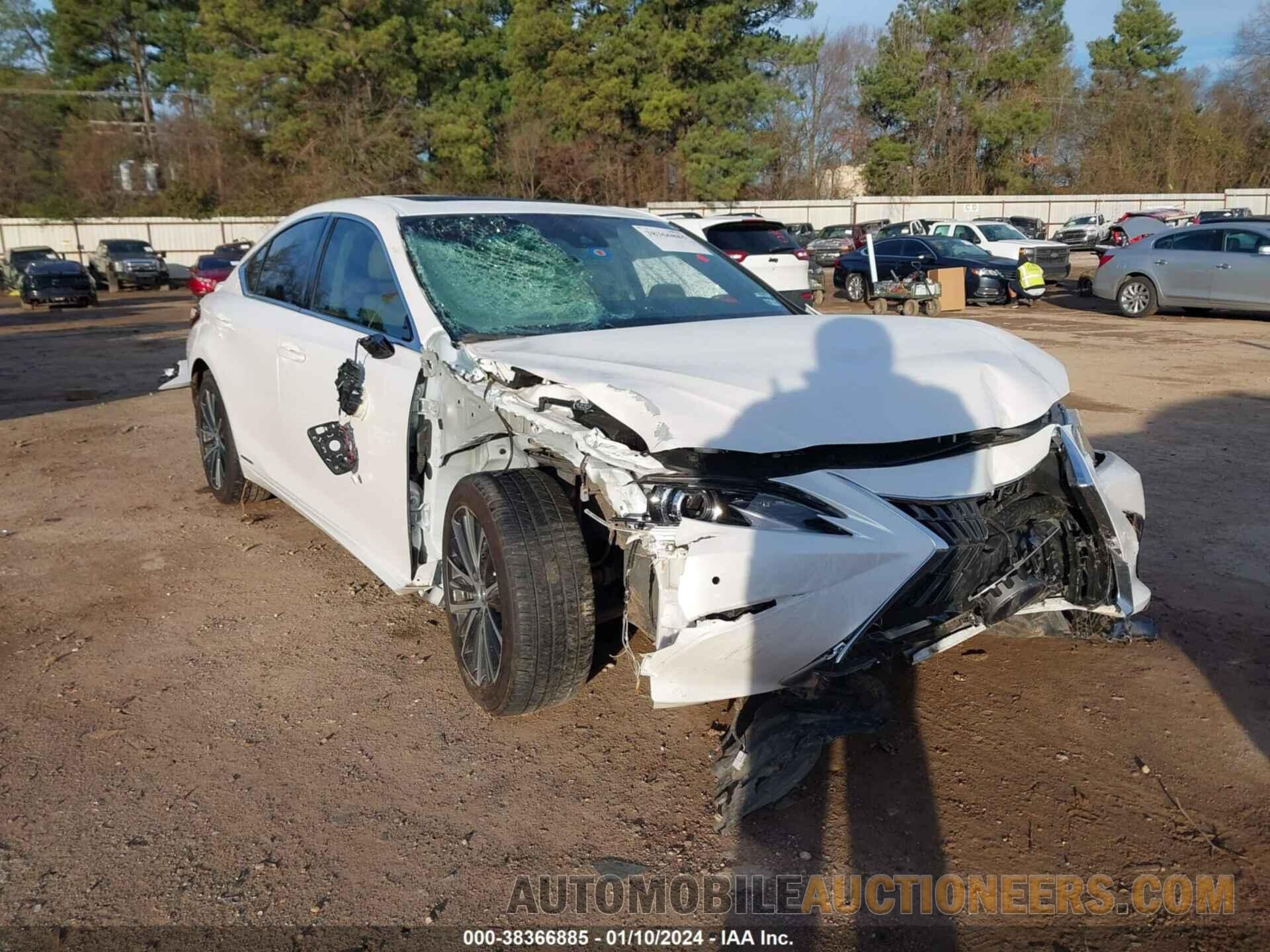 58ADA1C17NU020159 LEXUS ES 300H 2022