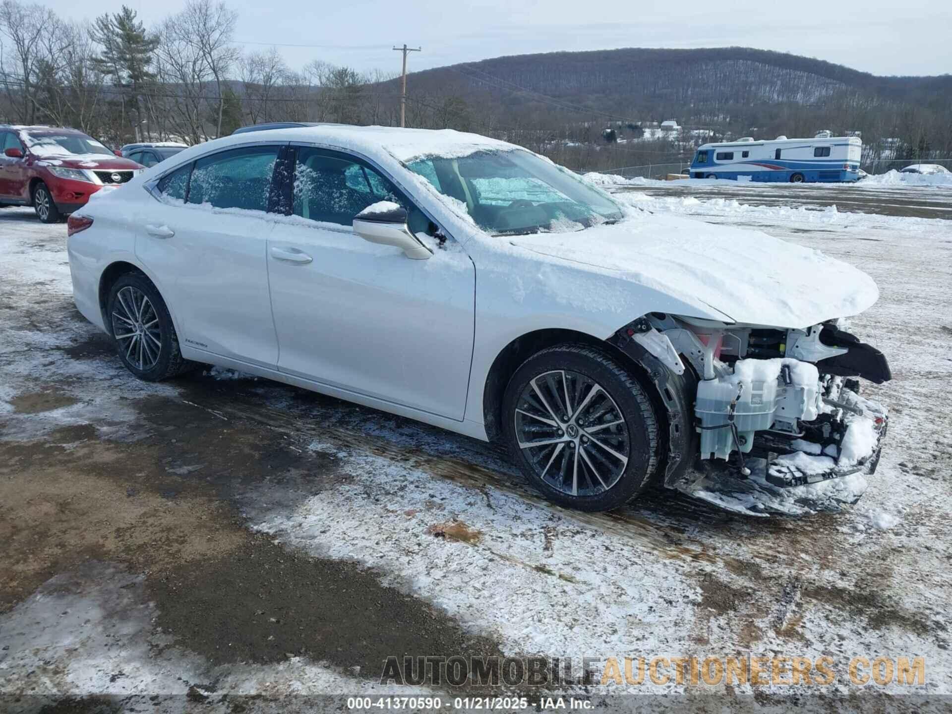 58ADA1C17NU025202 LEXUS ES 300H 2022