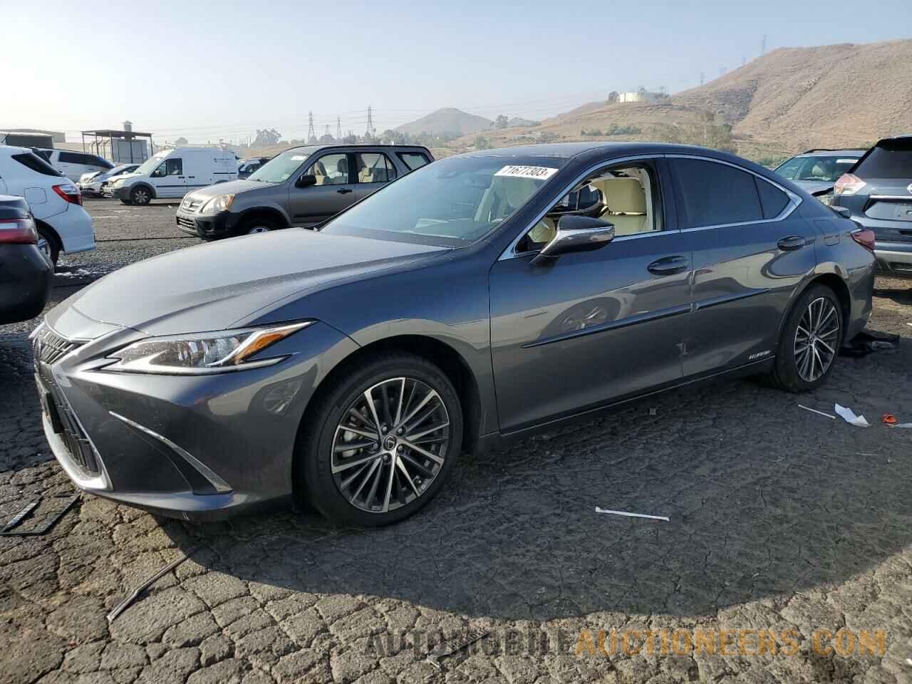 58ADA1C18NU015777 LEXUS ES300 2022