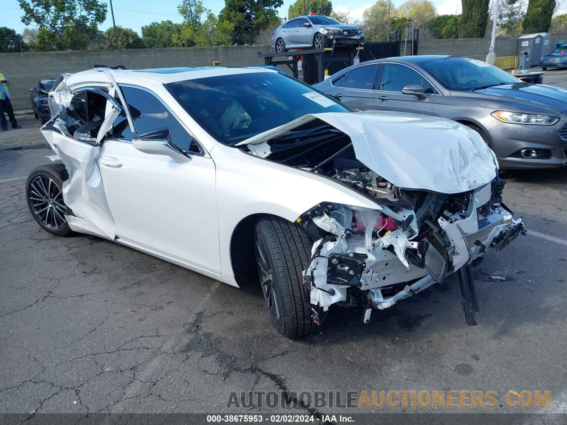 58ADA1C18PU035613 LEXUS ES 300H 2023