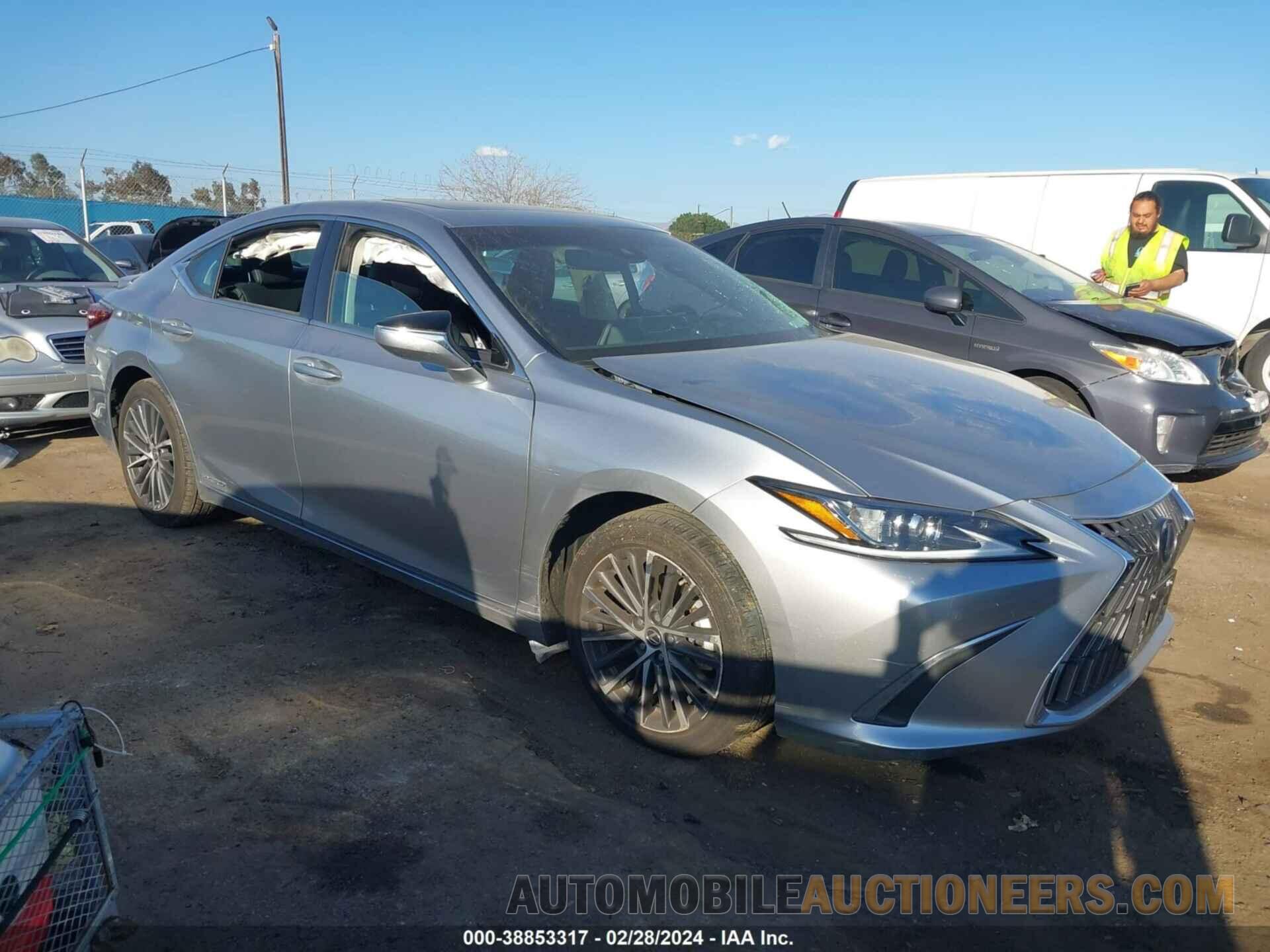 58ADA1C19NU024990 LEXUS ES 300H 2022