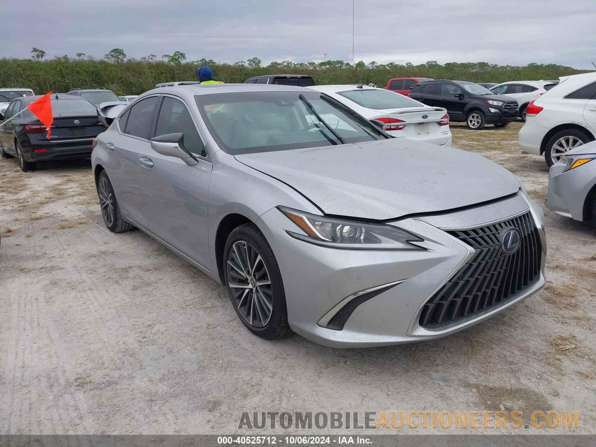 58ADA1C1XNU015697 LEXUS ES 300H 2022