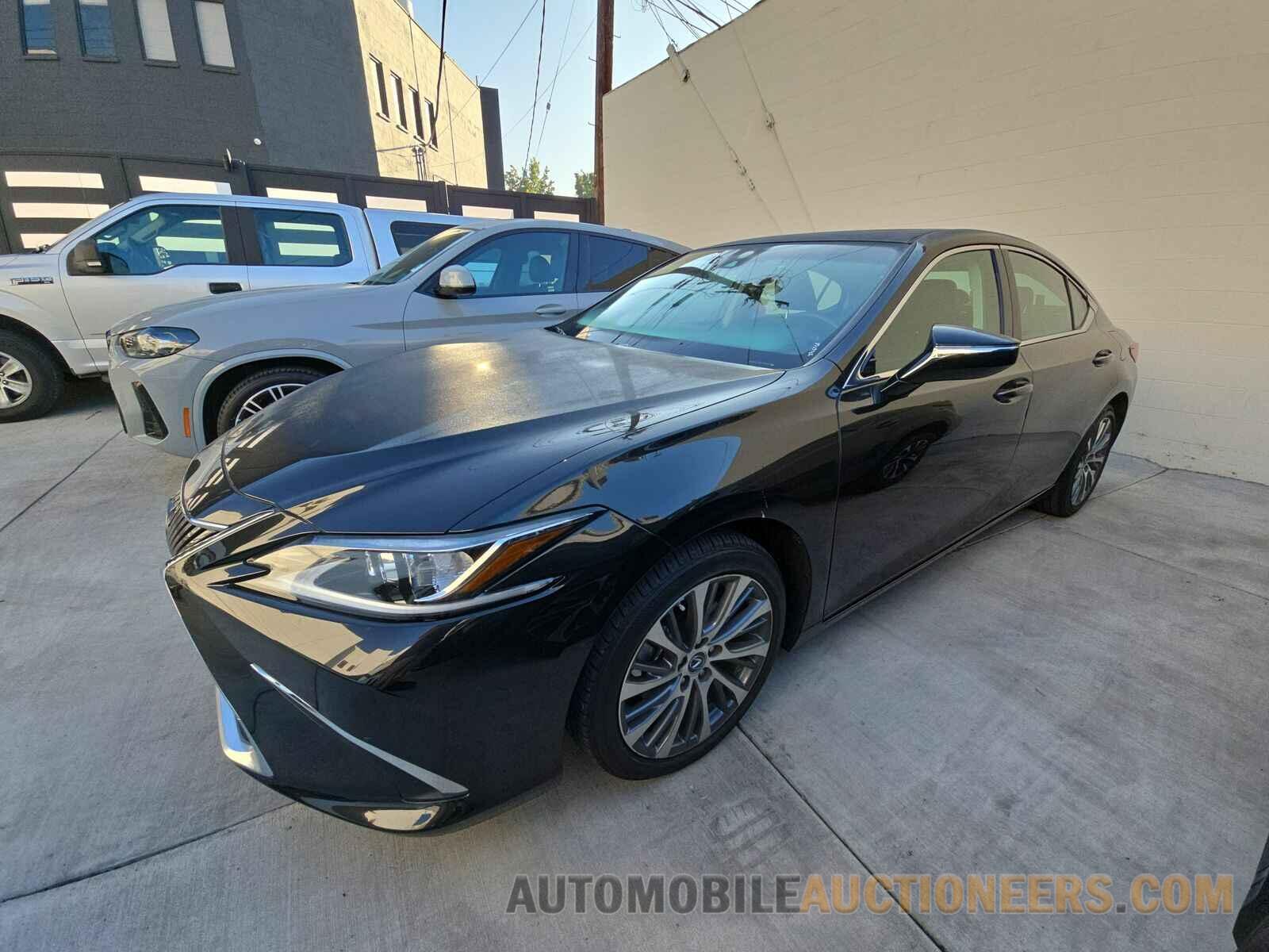 58ADZ1B15MU110418 Lexus ES 2021