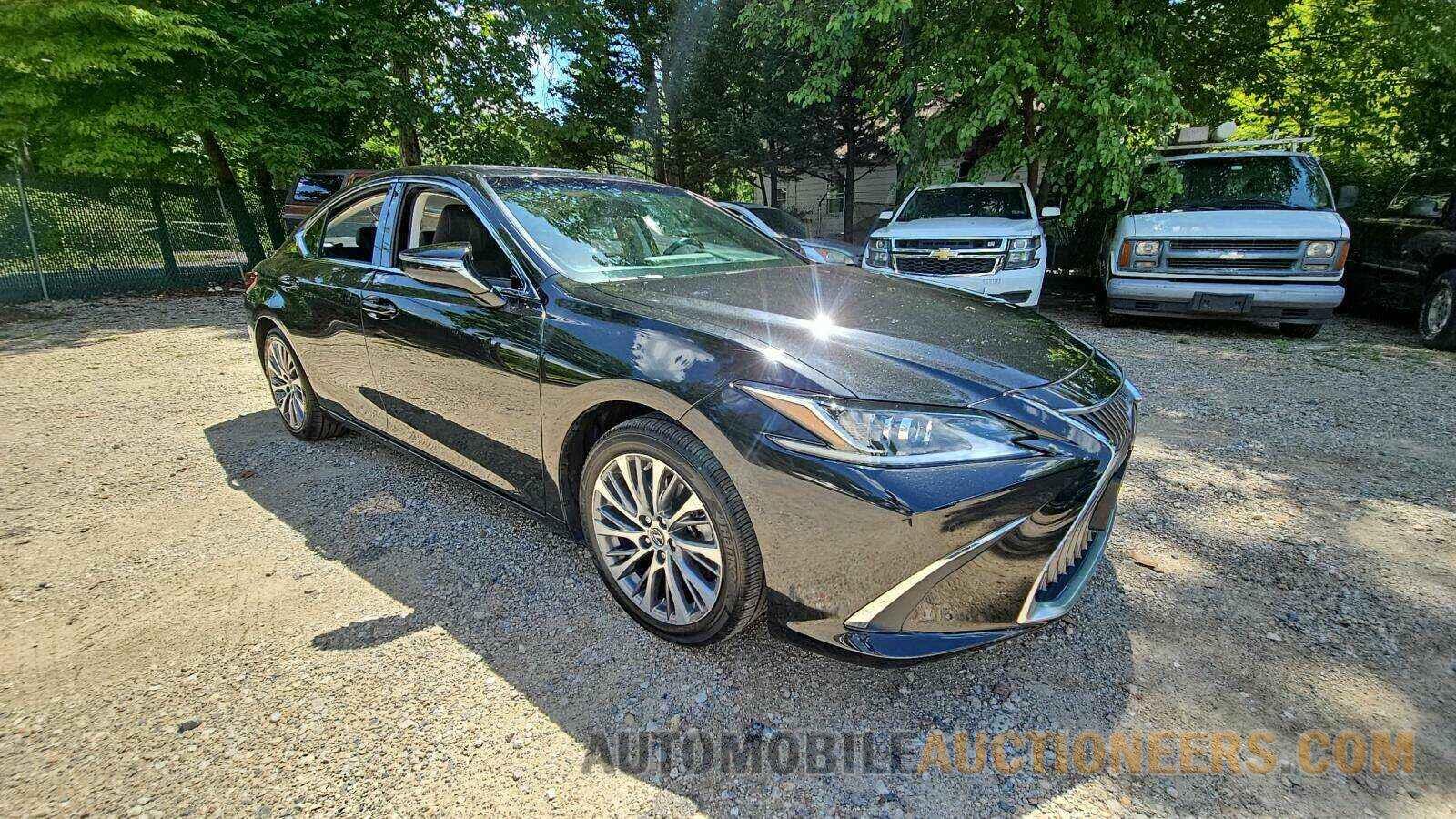 58ADZ1B17MU105673 Lexus ES 2021