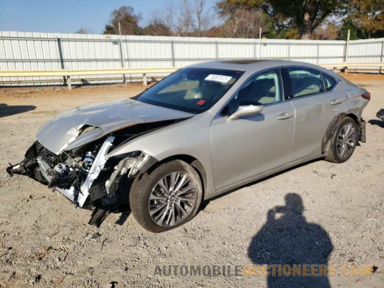 58ADZ1B18LU077512 LEXUS ES350 2020