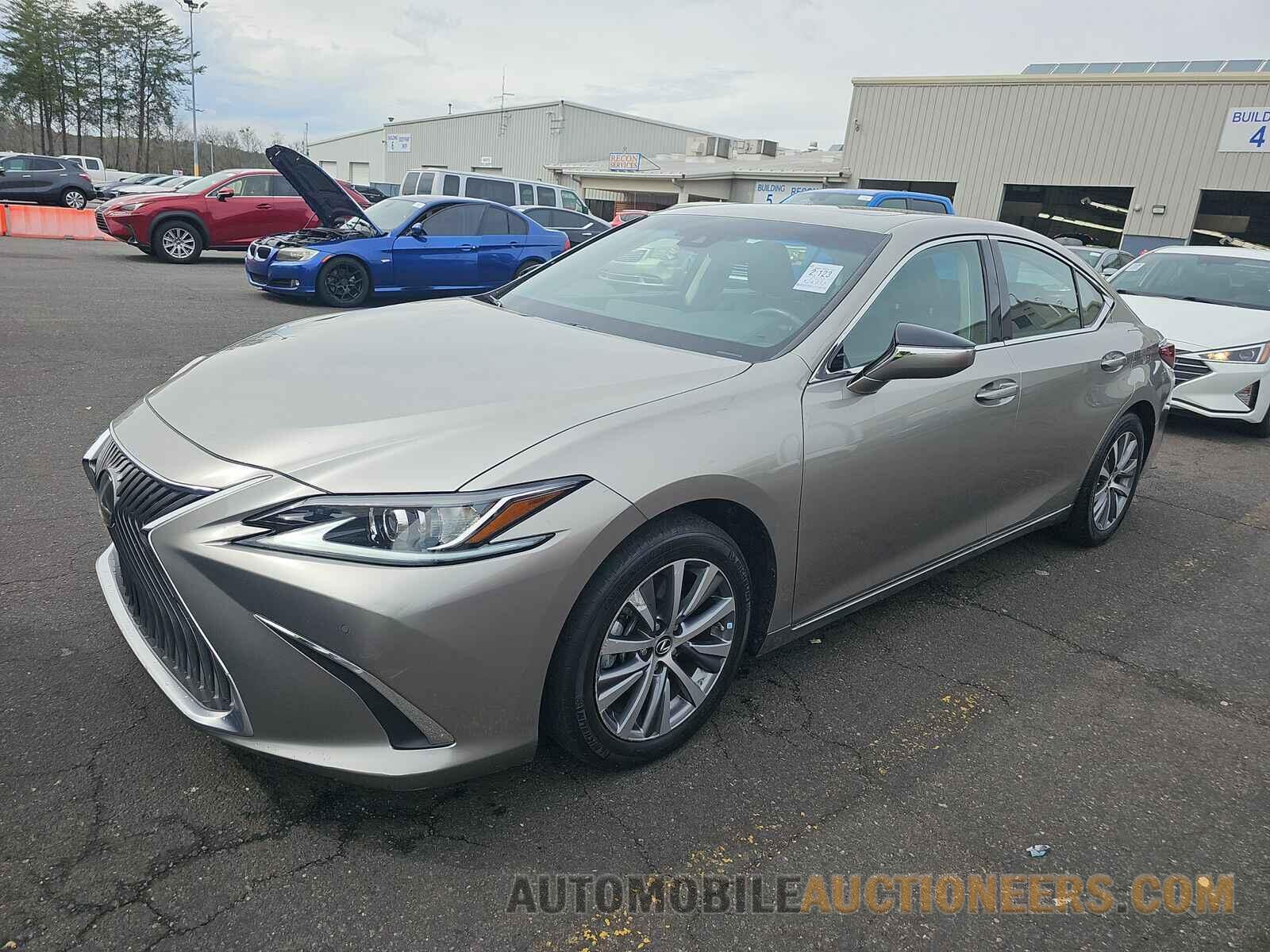 58ADZ1B18LU077560 Lexus ES 2020