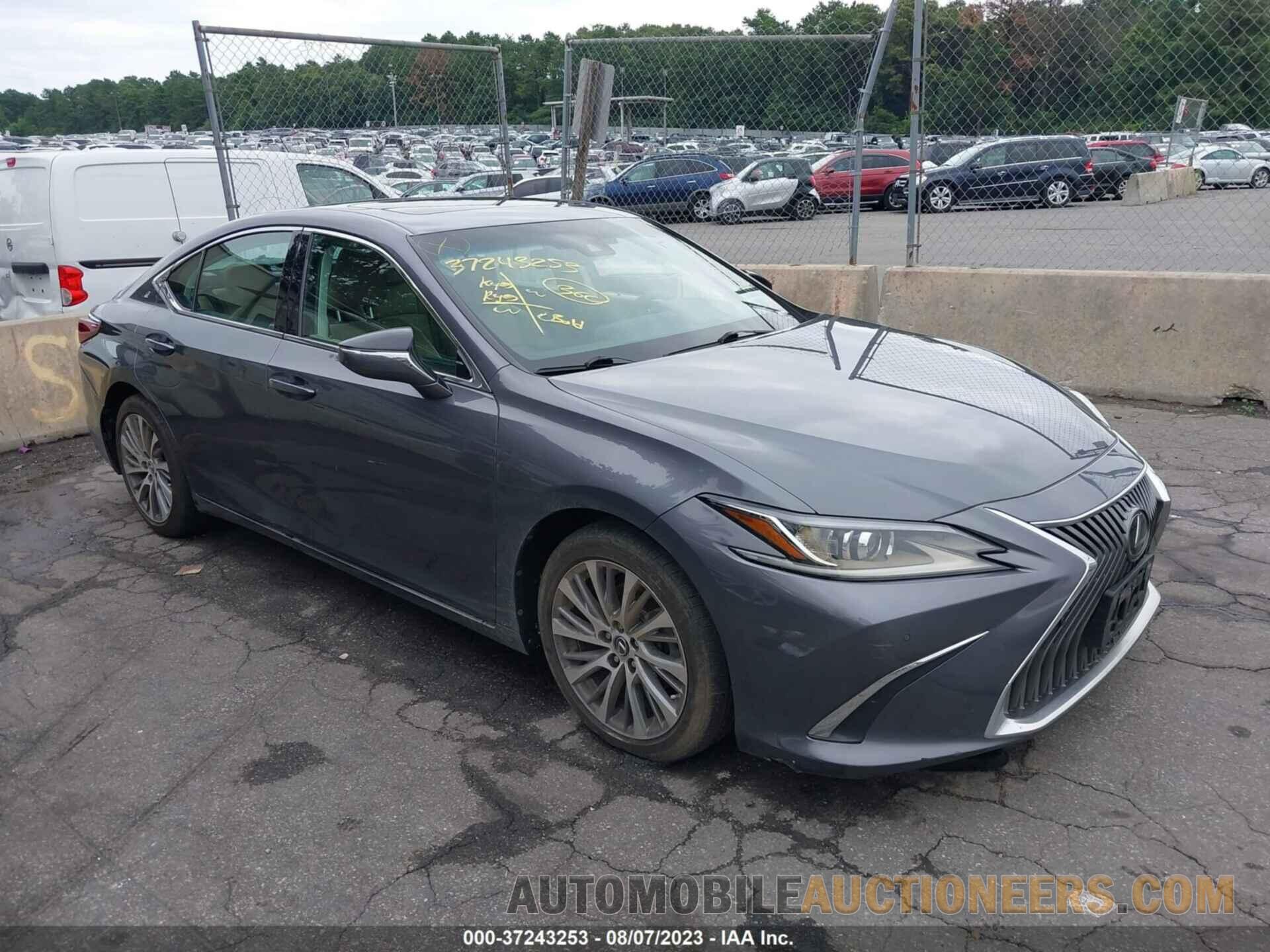 58ADZ1B1XLU080217 LEXUS ES 2020