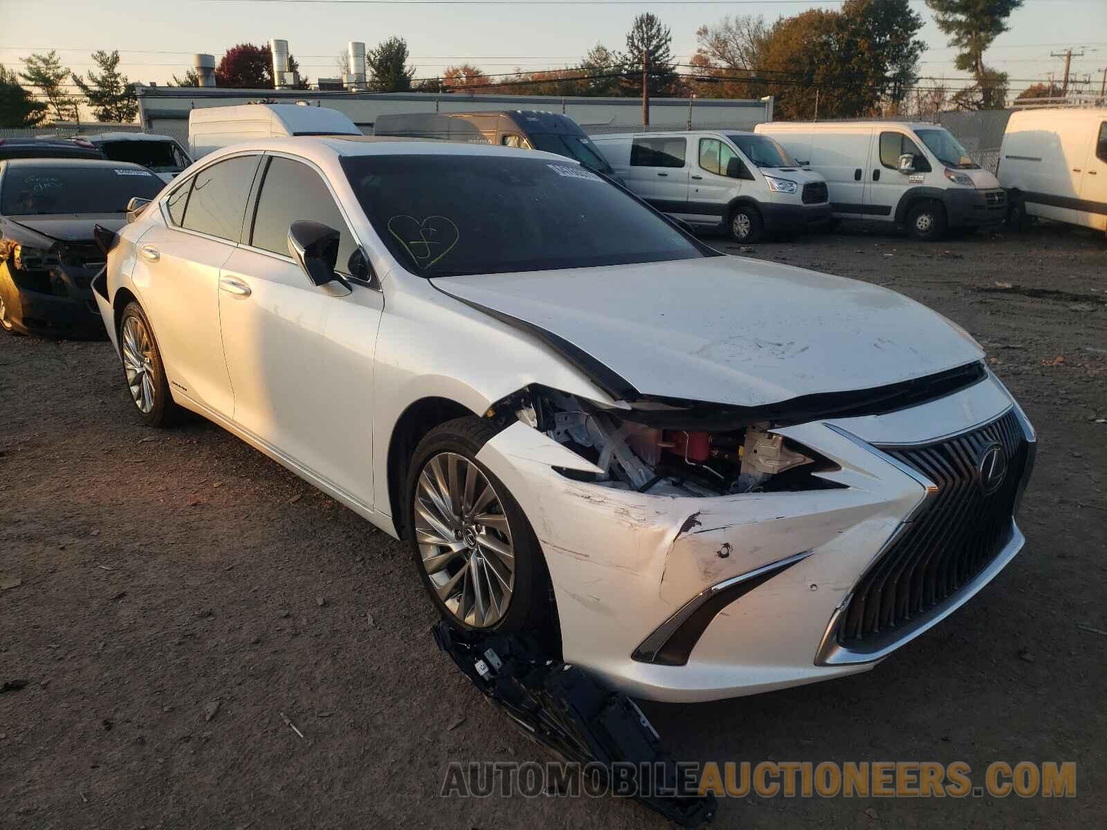 58AE21B17LU011400 LEXUS ES300 2020