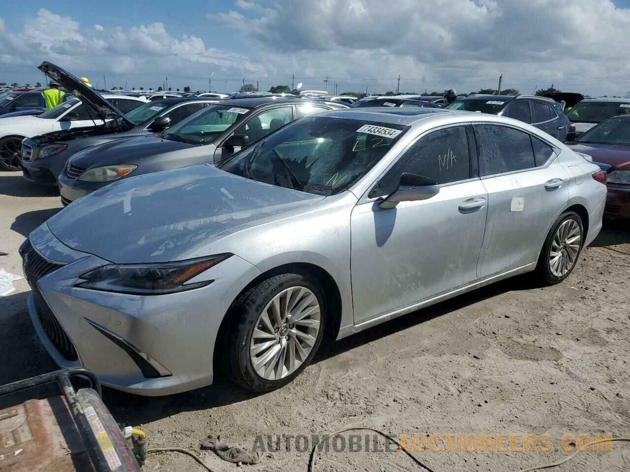 58AF21B13LU009681 LEXUS ES300 2020