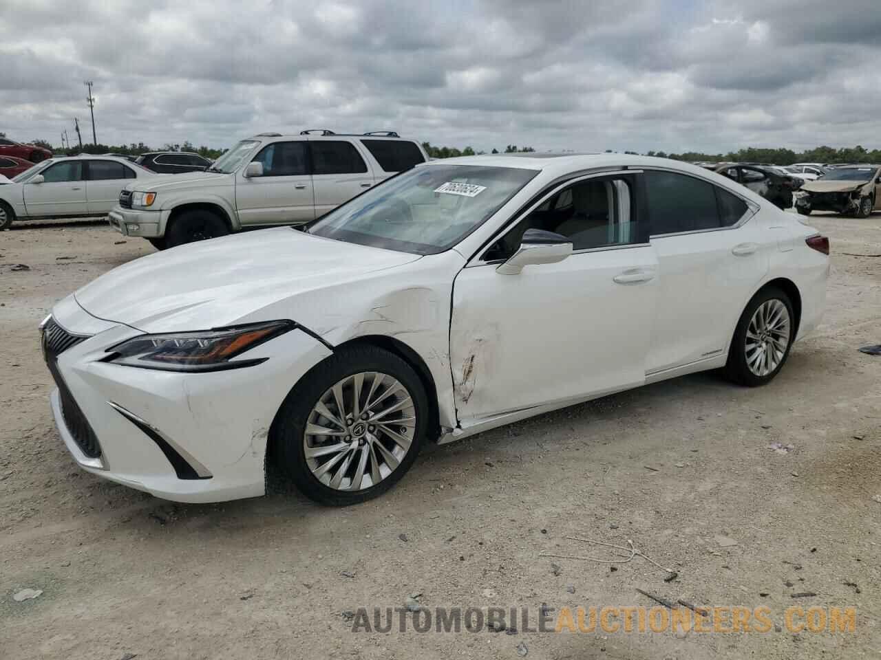 58AF21B16LU011005 LEXUS ES300 2020