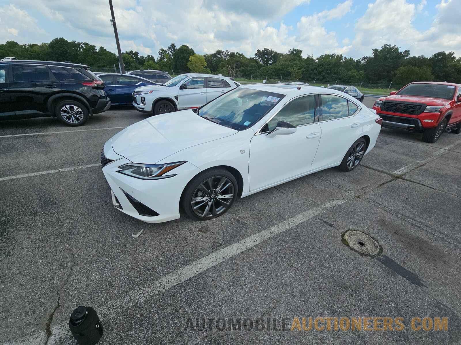 58AG11D14MU002020 Lexus ES 2021