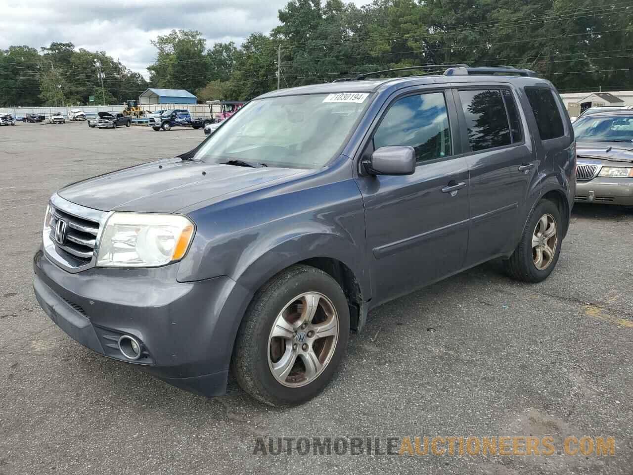 5FNYF3H52FB028928 HONDA PILOT 2015