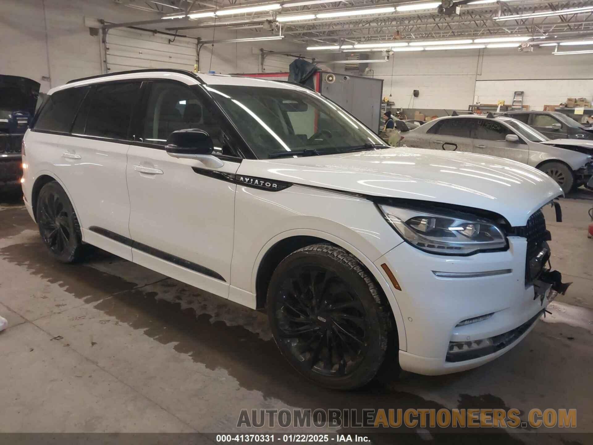 5LM5J7XC6PGL20171 LINCOLN AVIATOR 2023